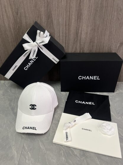 Chanel Classic Casual Baseball Cap - Image 9