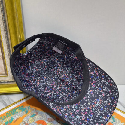 Chanel high-end baseball cap - Image 9