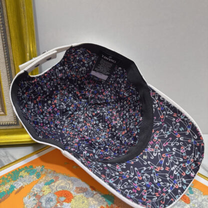Chanel high-end baseball cap - Image 9