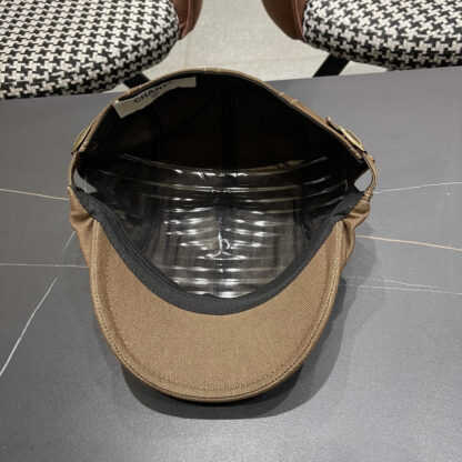 Chanel Japanese retro couple casual British beret - Image 9