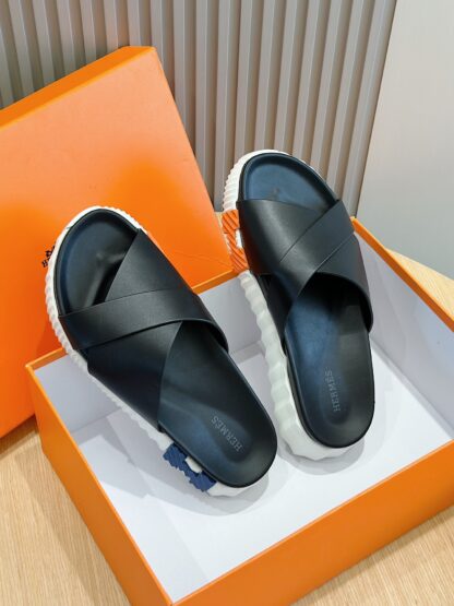 Hermès black and blue color matching men's cross ultra-light and comfortable slippers - Image 9