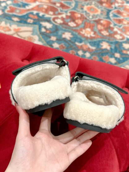 Hermès classic autumn and winter black and white versatile fashionable and comfortable wool slippers - Image 9