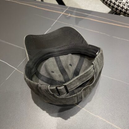 Fendi simple versatile baseball cap - Image 10
