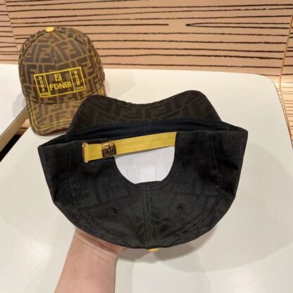 Fendi classic monogram trendy baseball cap - Image 10