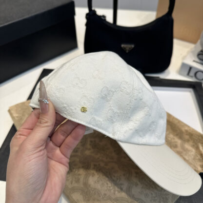 Gucci Spring/Summer Collection Baseball Cap - Image 9