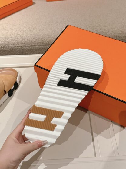 Hermes apricot soft and comfortable casual cross-slippers - Image 9
