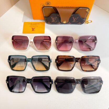 LOUIS VUITTON Fashion Sunglasses - Image 10