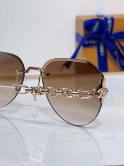 LOUIS VUITTON Fashion Sunglasses - Image 10