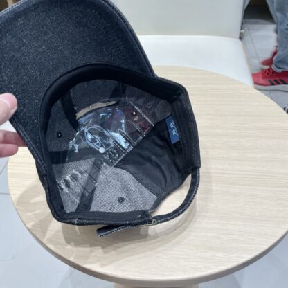 Prada fashion baseball cap - Image 9