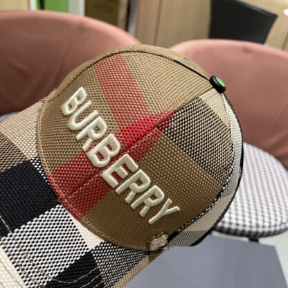 Burberry stylish plaid baseball cap - Image 10