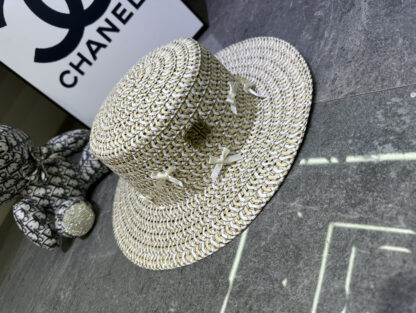 Miu Miu Exquisite Trend Flat Cap - Image 10