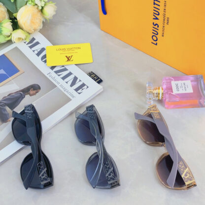 LOUIS VUITTON Fashion Sunglasses - Image 10