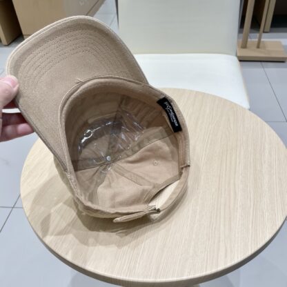 Yves Saint Laurent stylish all-match baseball cap - Image 9