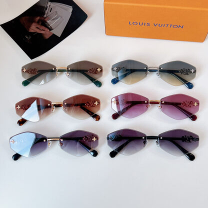 LOUIS VUITTON Fashion Sunglasses - Image 10