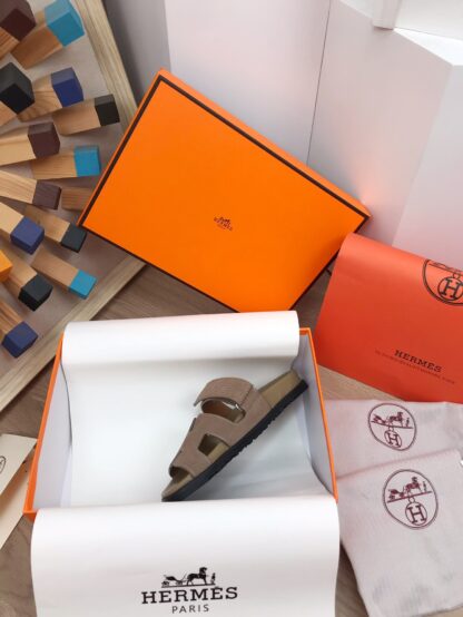 Hermès Spring/Summer new apricot brown comfortable slippers - Image 9