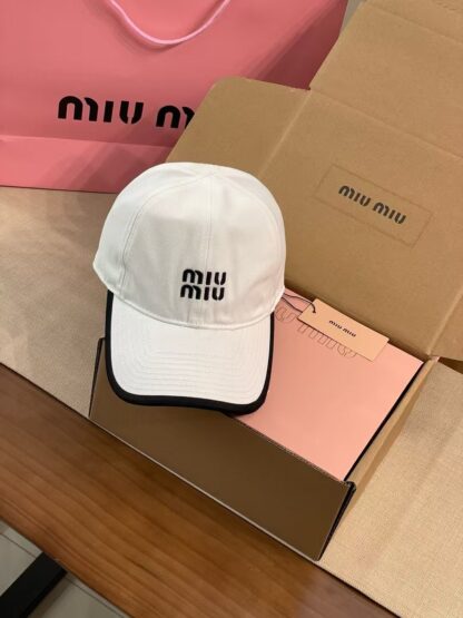 Miu Miu casual embroidered baseball cap - Image 10