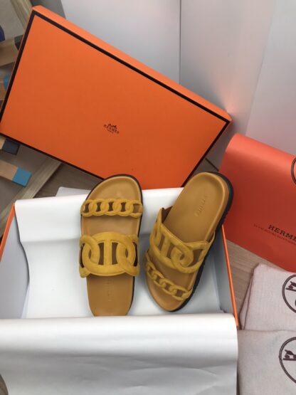 Hermès new yellow-brown leather slippers for spring and summer - Image 9
