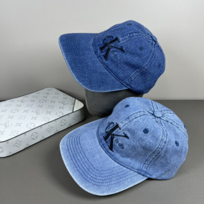 Calvin Kleinf stylish all-match baseball cap - Image 9