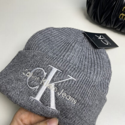 Calvin Kleinf fine wool knitted single hat - Image 9
