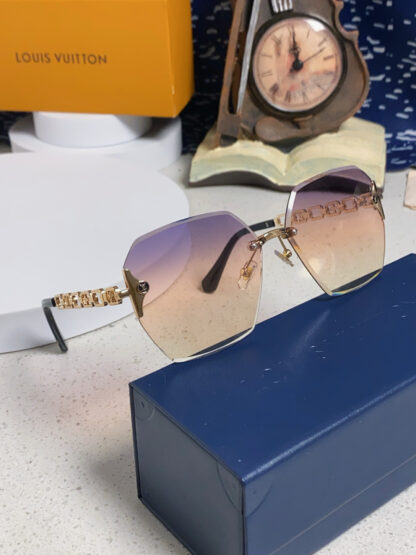 LOUIS VUITTON Fashion Sunglasses - Image 10