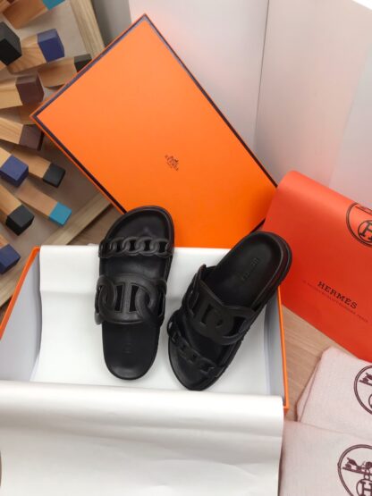 Hermès black new spring and summer charm slippers - Image 9