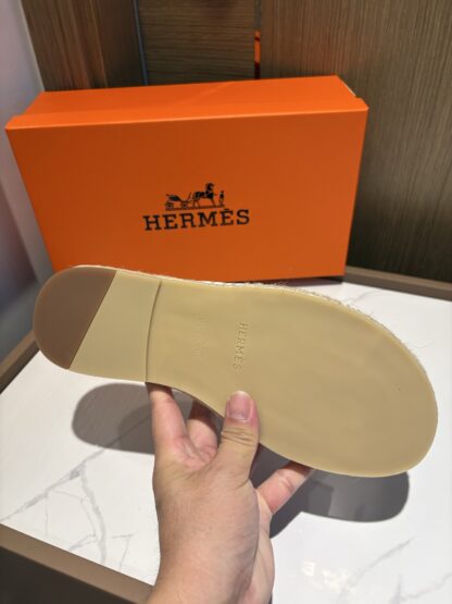 Hermes white comfortable all-match non-slip breathable casual slippers - Image 9