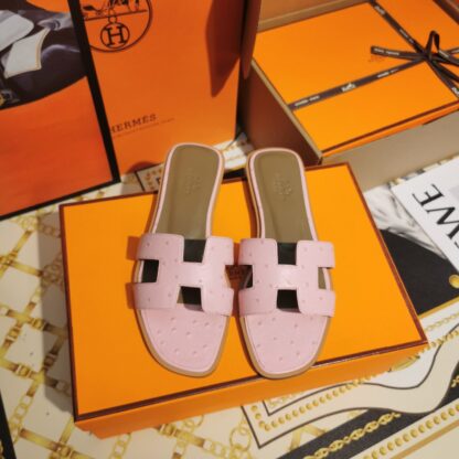 Hermès pink ostrich pattern handmade leather slippers - Image 9