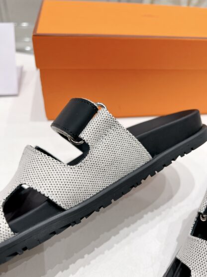 Hermès Spring and Summer New Black and Gray Comfortable Slippers - Image 8