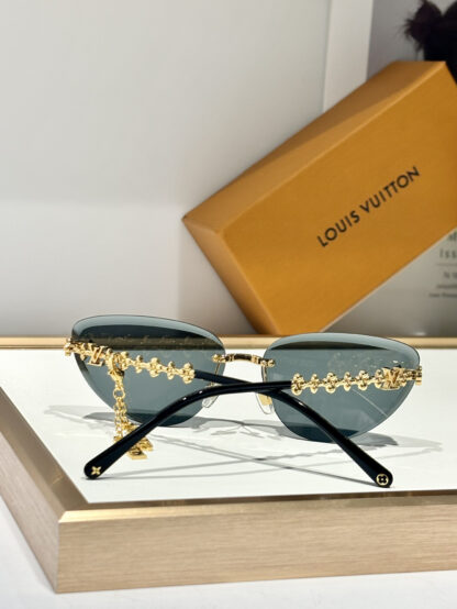 LOUIS VUITTON Fashion Sunglasses - Image 10