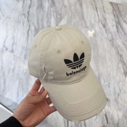 Balenciaga simple and stylish couple baseball cap - Image 9