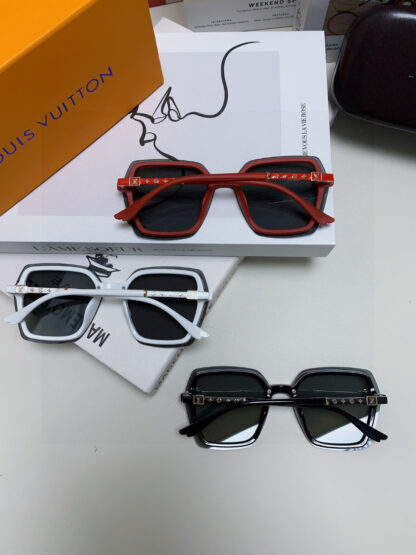 LOUIS VUITTON Fashion Sunglasses - Image 10