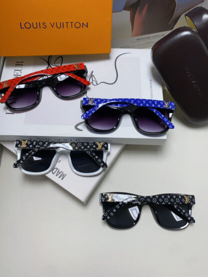 LOUIS VUITTON Fashion Sunglasses - Image 10