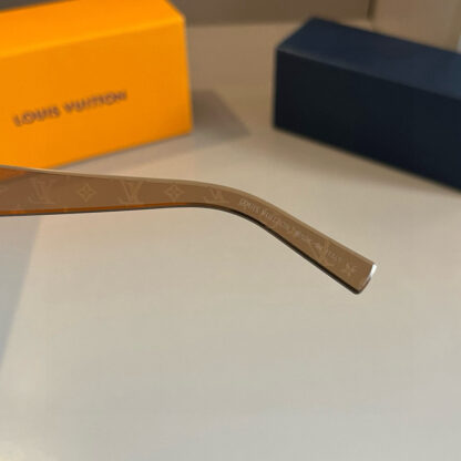 LOUIS VUITTON Fashion Sunglasses - Image 10