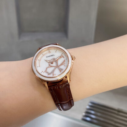 Chanel Quartz Women's Watch - Image 9