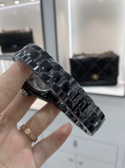 Chanel stylish and exquisite watches - Image 10