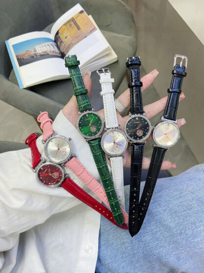 Chanel simple and stylish watch - Image 10