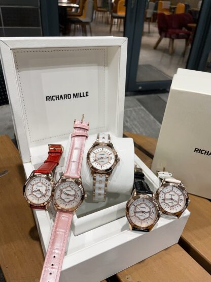 Chanel exquisite women's watch - Image 10