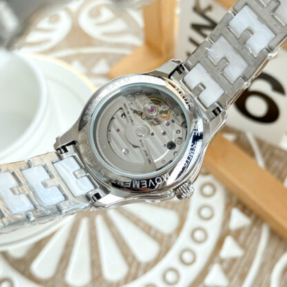 Chanel stylish and exquisite women's watches - Image 9