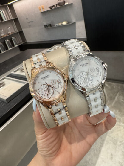 Chanel exquisite ladies quartz watch - Image 10