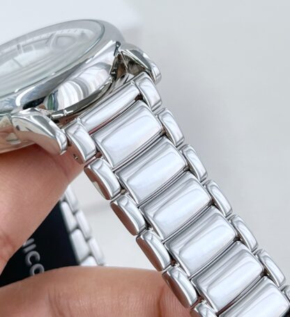 Armani simple and stylish business watch - Image 9
