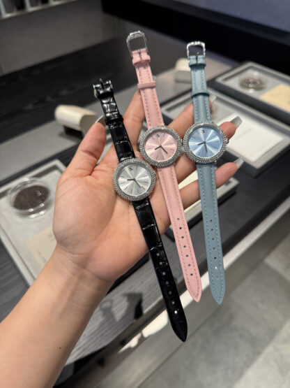 Swarovski ladies quartz watch - Image 9