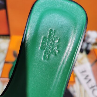 Hermès Bamboo Green Palm Pattern Handmade Slippers - Image 7