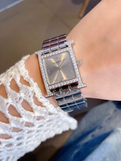 Hermes Square Dial Fashionable Temperament Watch - Image 8