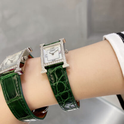 Hermes Square Dial Elegant Watch - Image 8