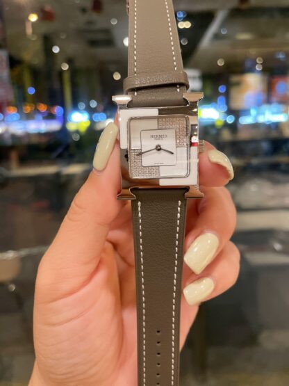 Hermes personalized elegant diamond fashion watch - Image 9