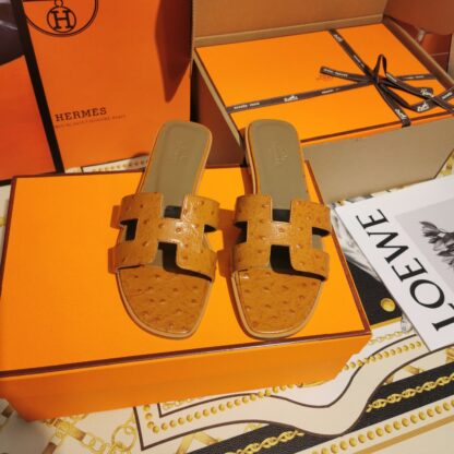 Hermès orange brown ostrich pattern leather handmade slippers - Image 8