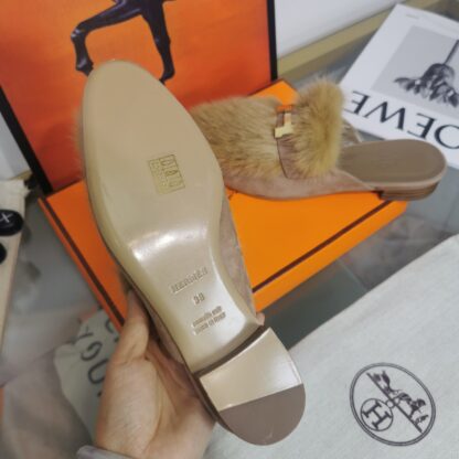 Hermes autumn and winter apricot color durable warm and comfortable wool slippers - Image 8
