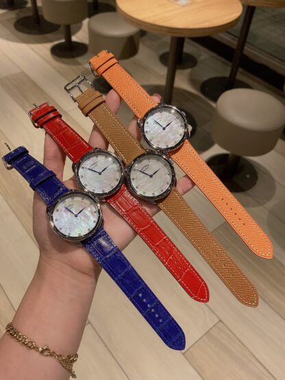 Hermes stylish quartz watch - Image 9