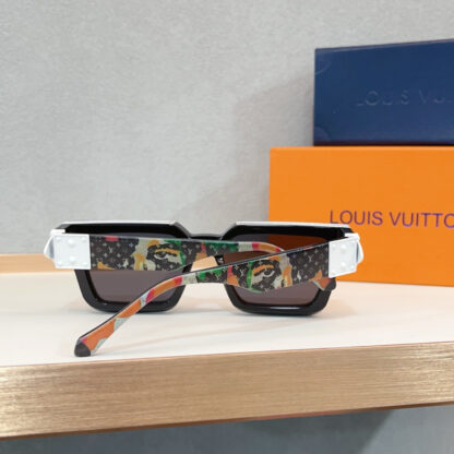 LOUIS VUITTON Fashion Sunglasses - Image 10
