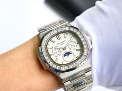 Patek Philippe Nautilus multi-function watch - Image 9